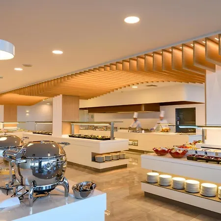 Üdülőközpont Grand 4*